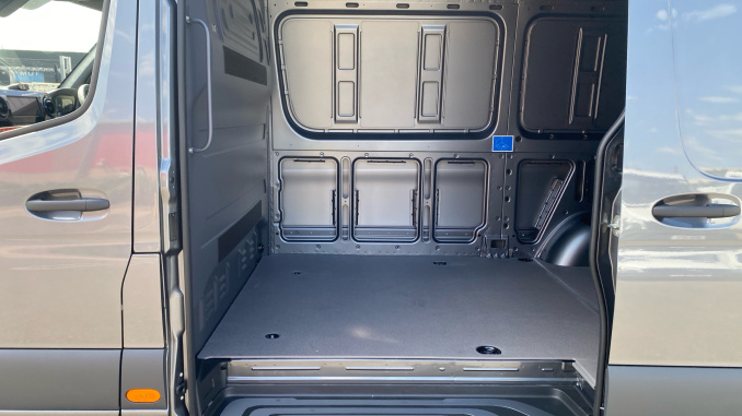 Mercedes-Benz Sprinter 315Cdi L2 Diesel Rwd 3.5t H2 Pro Van 9G-Tronic - Image 14